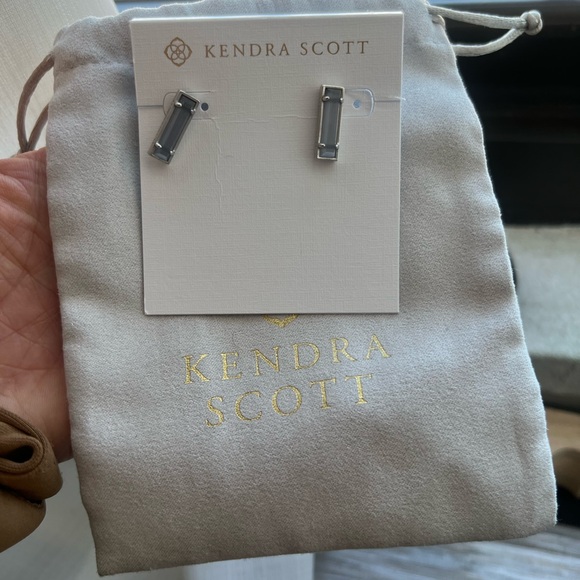 Kendra Scott Silver Bar Earrings EUC - Picture 5 of 8